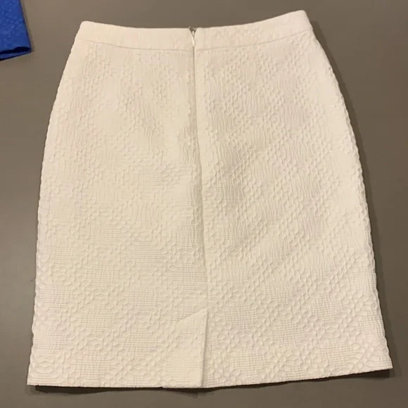 Banana Republic Pencil Skirt - Picture 3 of 7